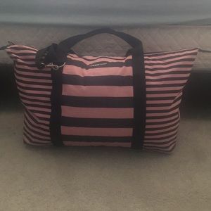 VS Weekender bag